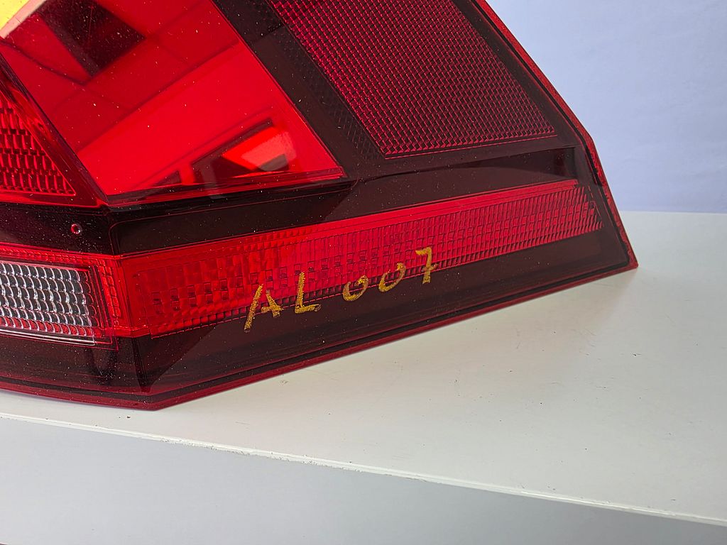 VW Tiguan Achterlicht Rechts 5NA945096D