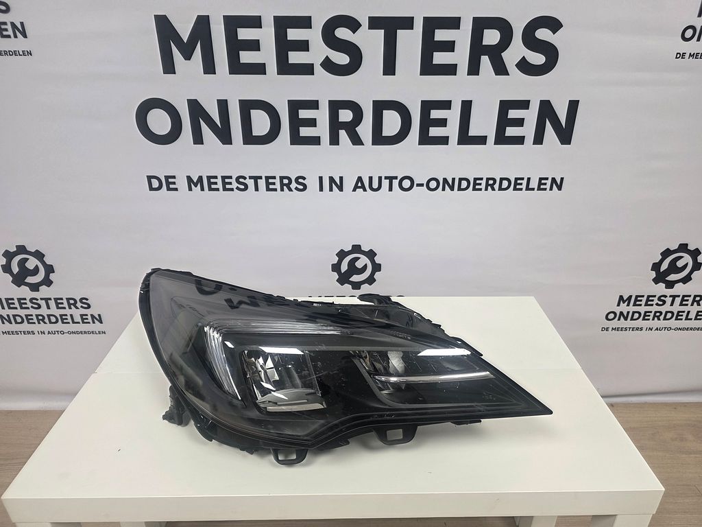 Opel Astra K Facelift Koplamp Rechts LED 39195689