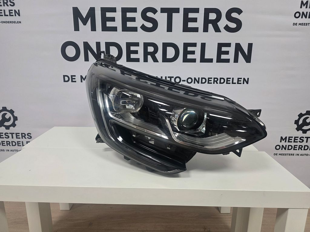 Renault Mégane 4 Koplamp Rechts LED 260100141R