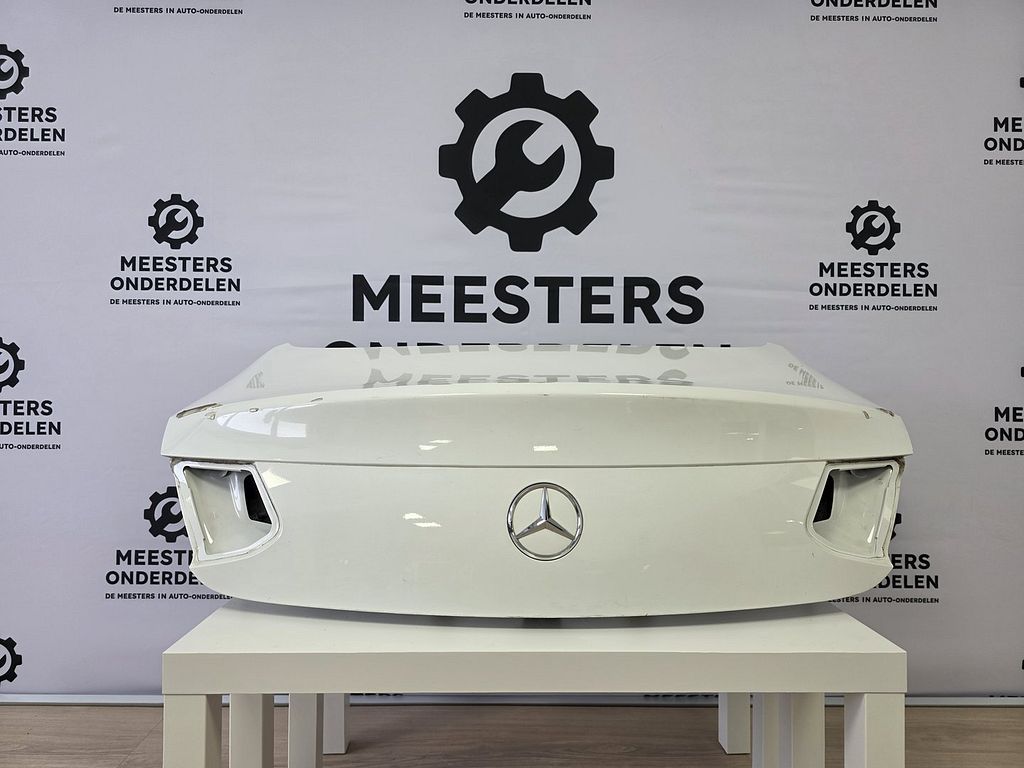 Mercedes C205 kofferdeksel orig gebruikt A2057501675 K001