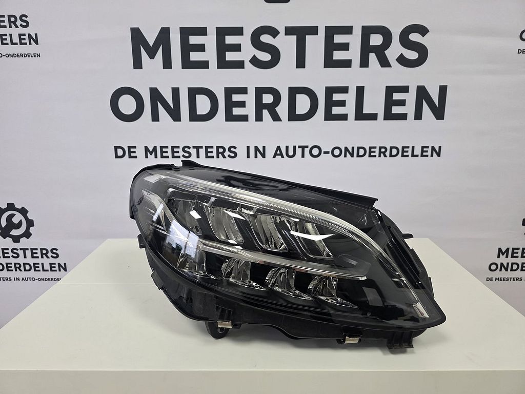 Mercedes C-Klasse (w205) Koplamp Rechts A2059066006KZ