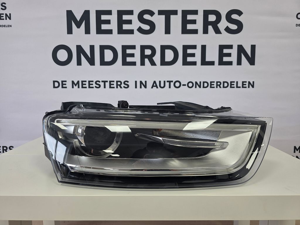 Audi Q3 Koplamp rechts XENON LED 8U0941044