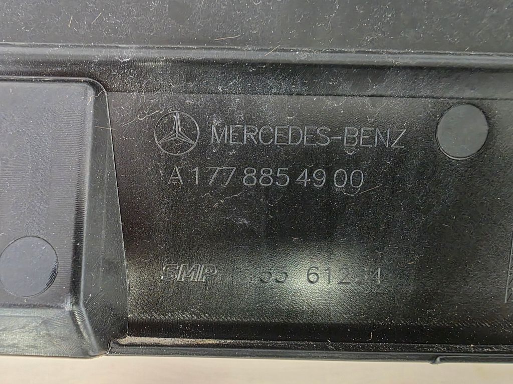 Mercedes A-Klasse (W177) Bumper onderplaat A177885490064