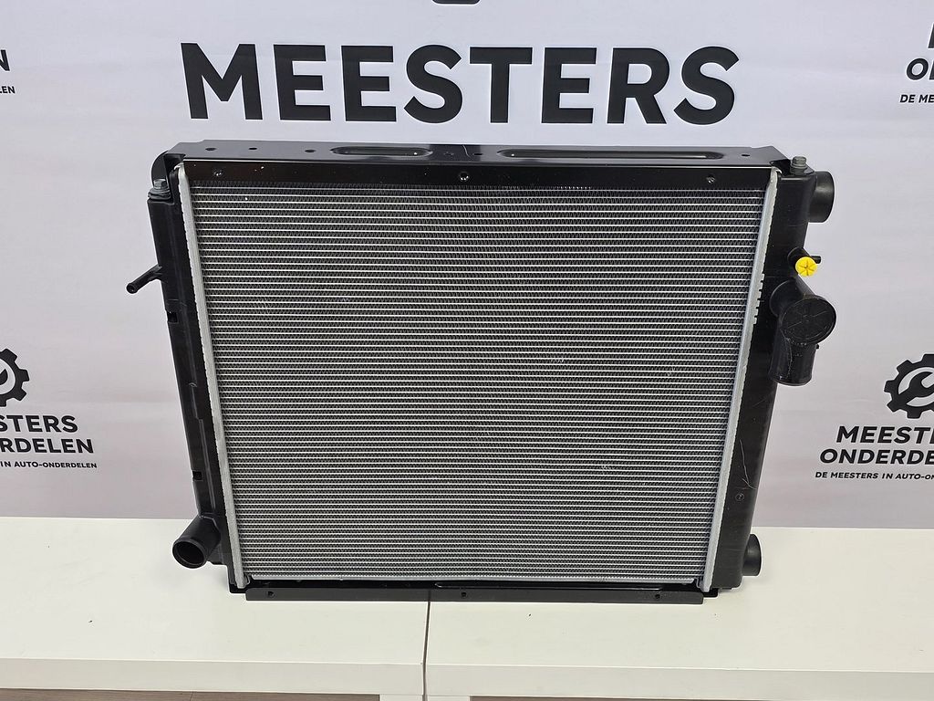 Mitsubishi Fuso Canter Radiateur NIEUW! ME418714