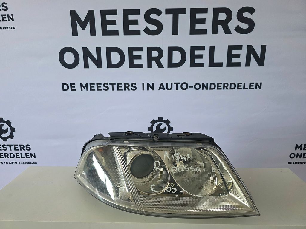 VW Passat (3B3) Koplamp rechts 3BO941016AN