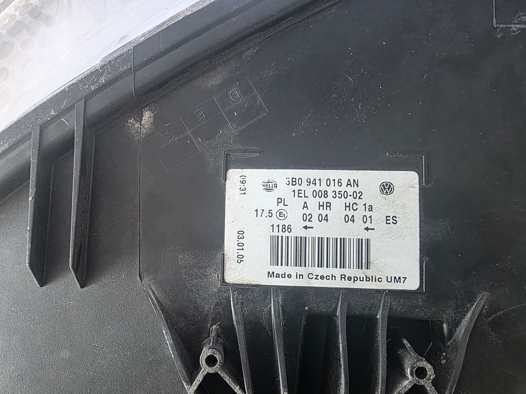VW Passat (3B3) Koplamp rechts 3BO941016AN