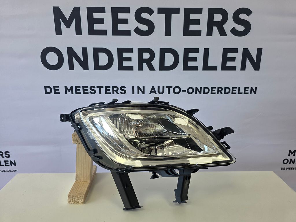Opel Astra J (PD8/PE8/PF8) Mistlamp Rechts 13293619