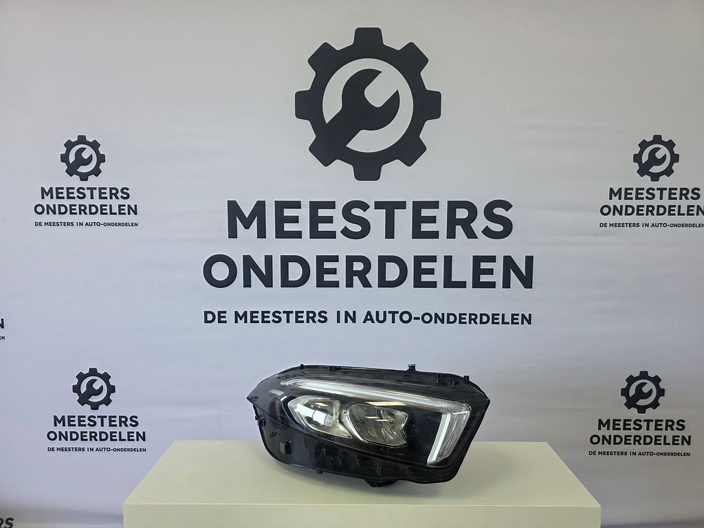 Mercedes A (177.0) Koplamp rechts A1779062800