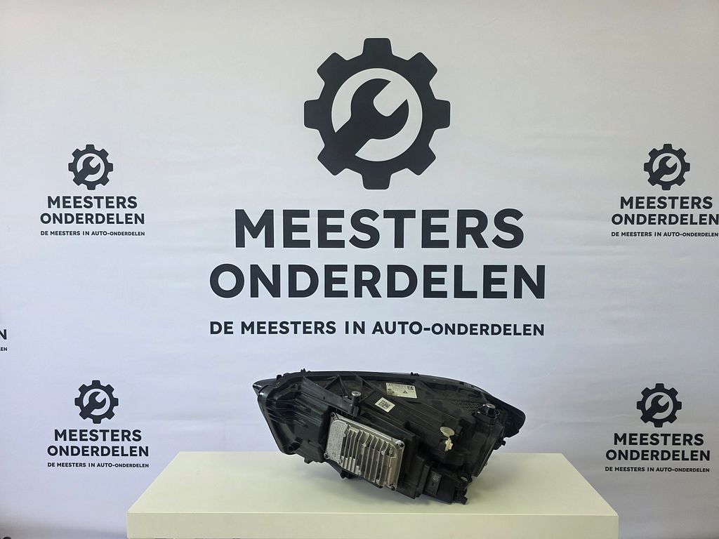 Mercedes A (177.0) Koplamp rechts A1779062800