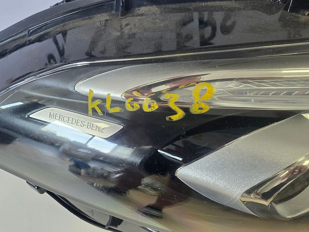 Mercedes A (177.0) Koplamp rechts A1779062800