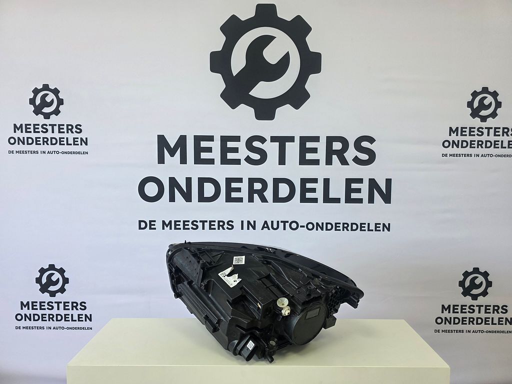 Mercedes B (W247) Multibeam Koplamp rechts A2479061404