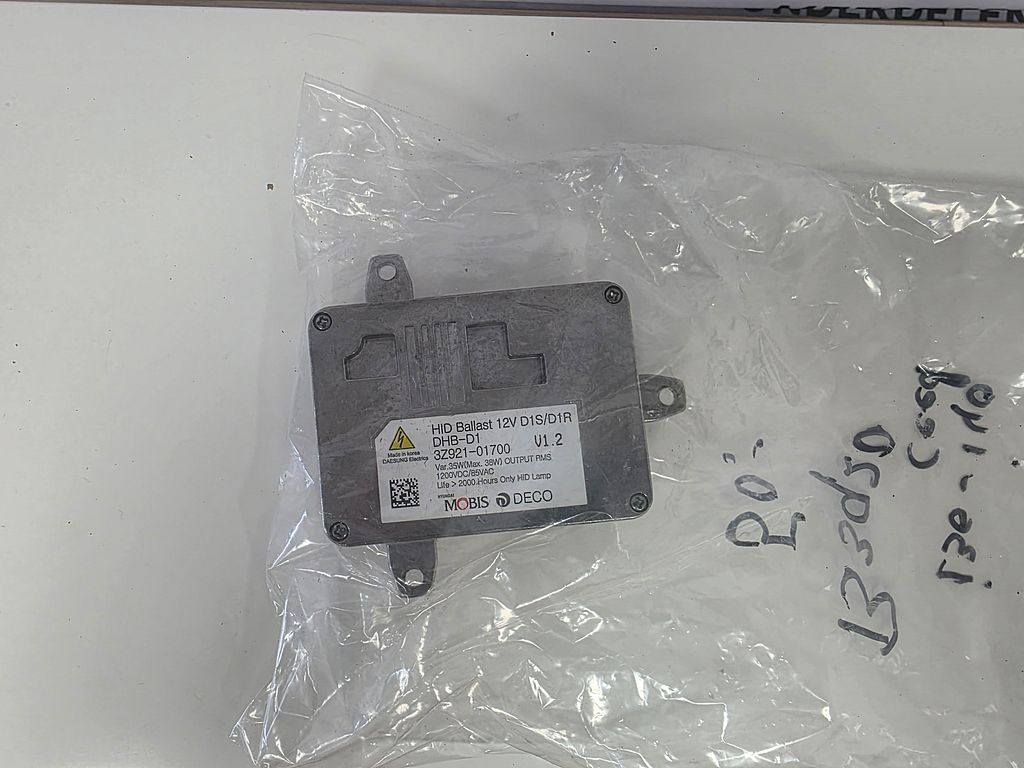 KIA Ceed/i30/i40 Xenon Module Starter 3Z92101700