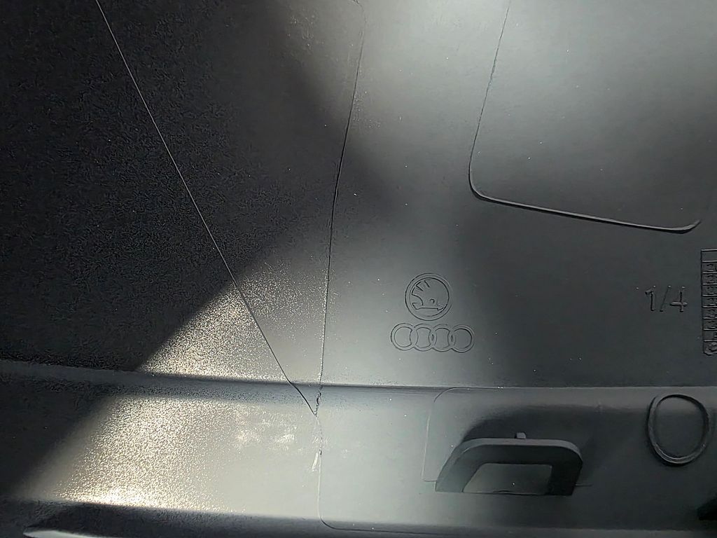 Skoda Enyaq Spiegelkap rechts 5LB857538A