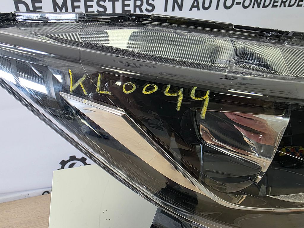 Nissan QashQai (J11) Koplamp rechts 6046980
