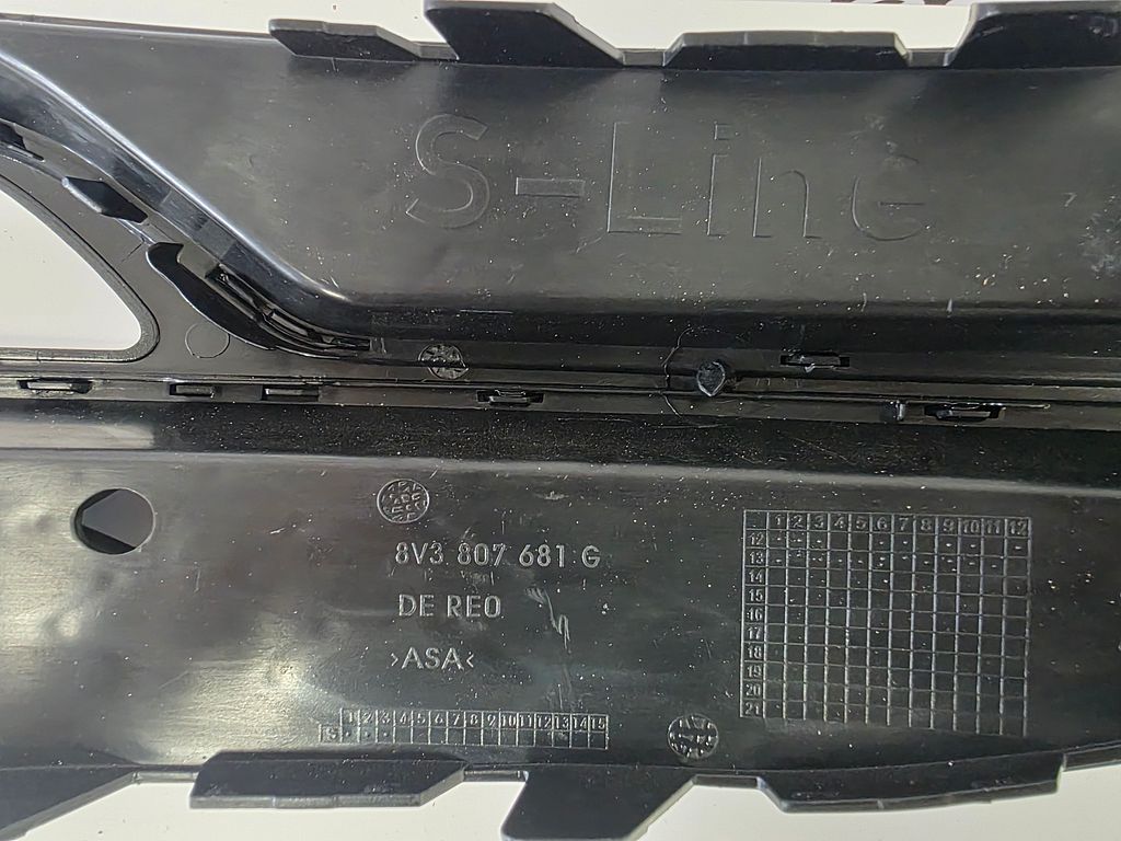 Audi A3 8V S-Line Grill Links Voorbumper 8V3807681G