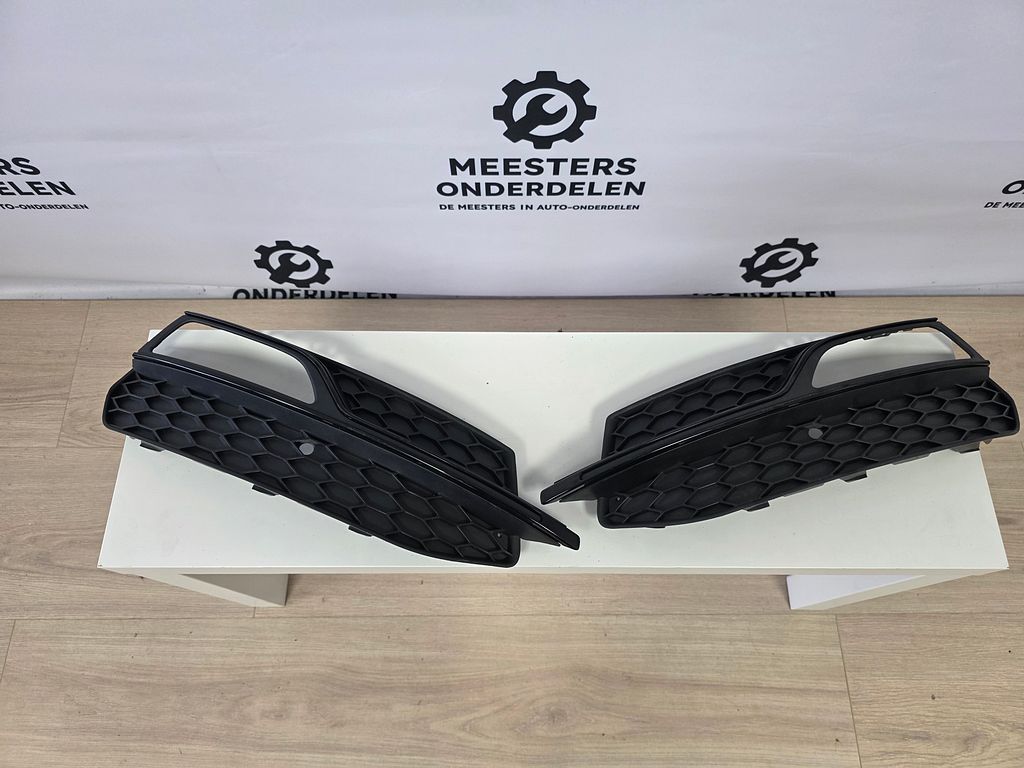 Audi A3 8V Grilles Voorbumper Links+Rechts 8V3807681G