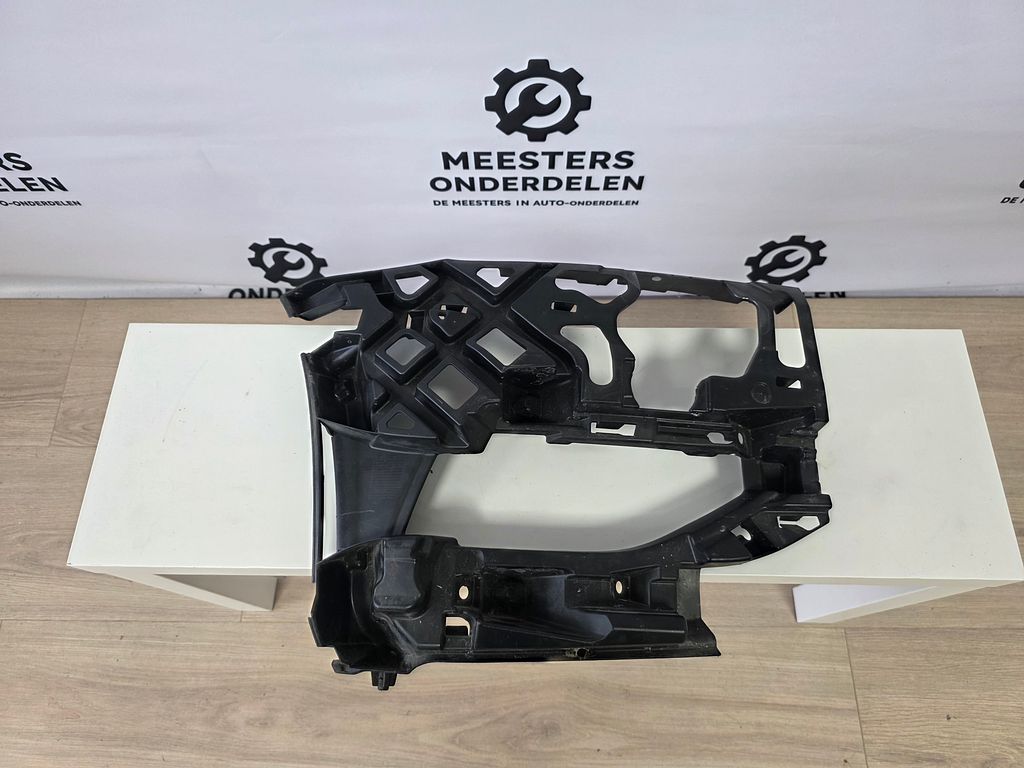 Volkswagen Golf VII (AUVV) Bumpersteun Rechtsvoor 5G0807724F