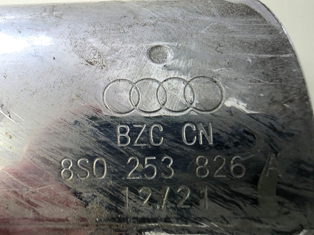 Audi TT Uitlaatpijp sierstuk rechterzijde 8S0253826