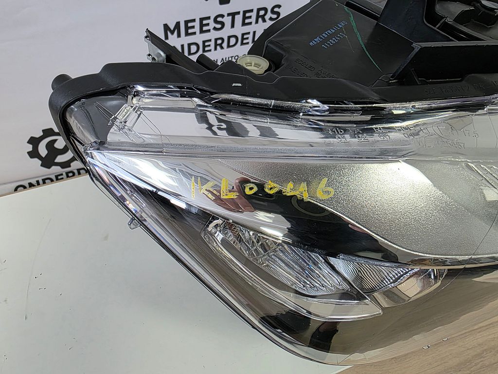 Opel Zafira A Koplamp Rechts TYC H7 HB3 20-5737