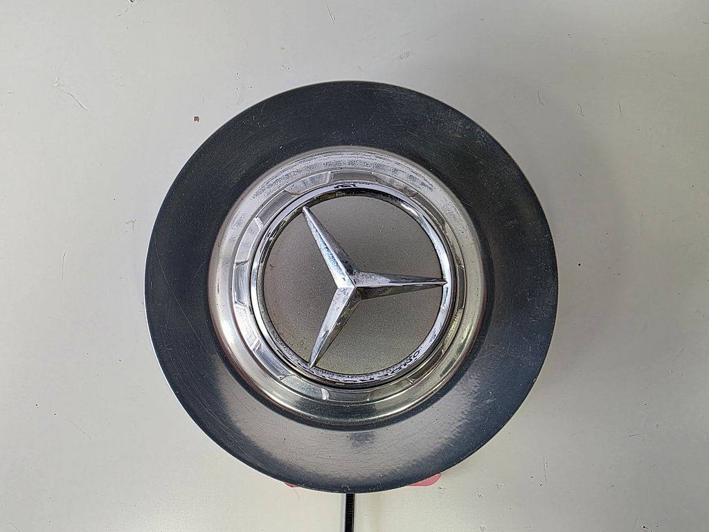 Mercedes-Benz Naafkap A0004001100