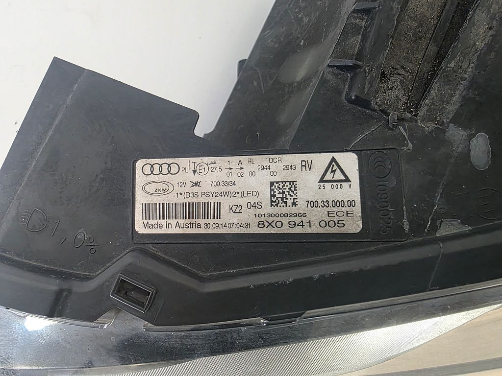 Audi A1 Xenon LED Koplamp Links 8X0 941 005