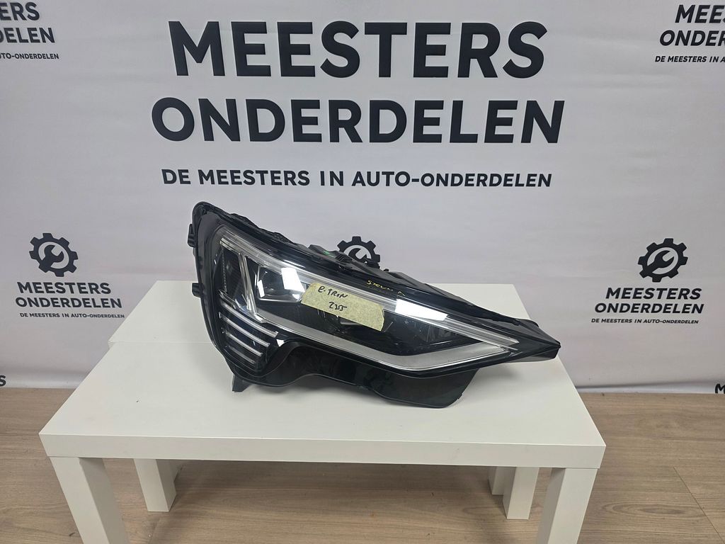 Audi e-tron Full LED Koplamp Rechts 4KE941040