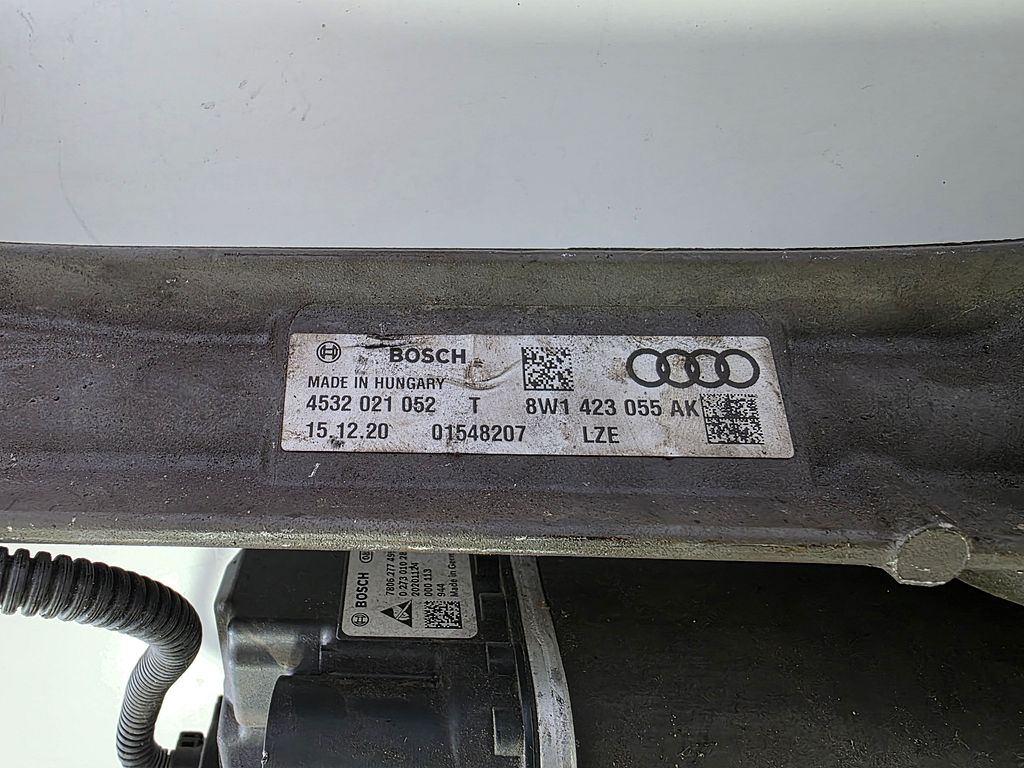 Audi (B9) Stuurhuis bekrachtigd 8W1423055AK