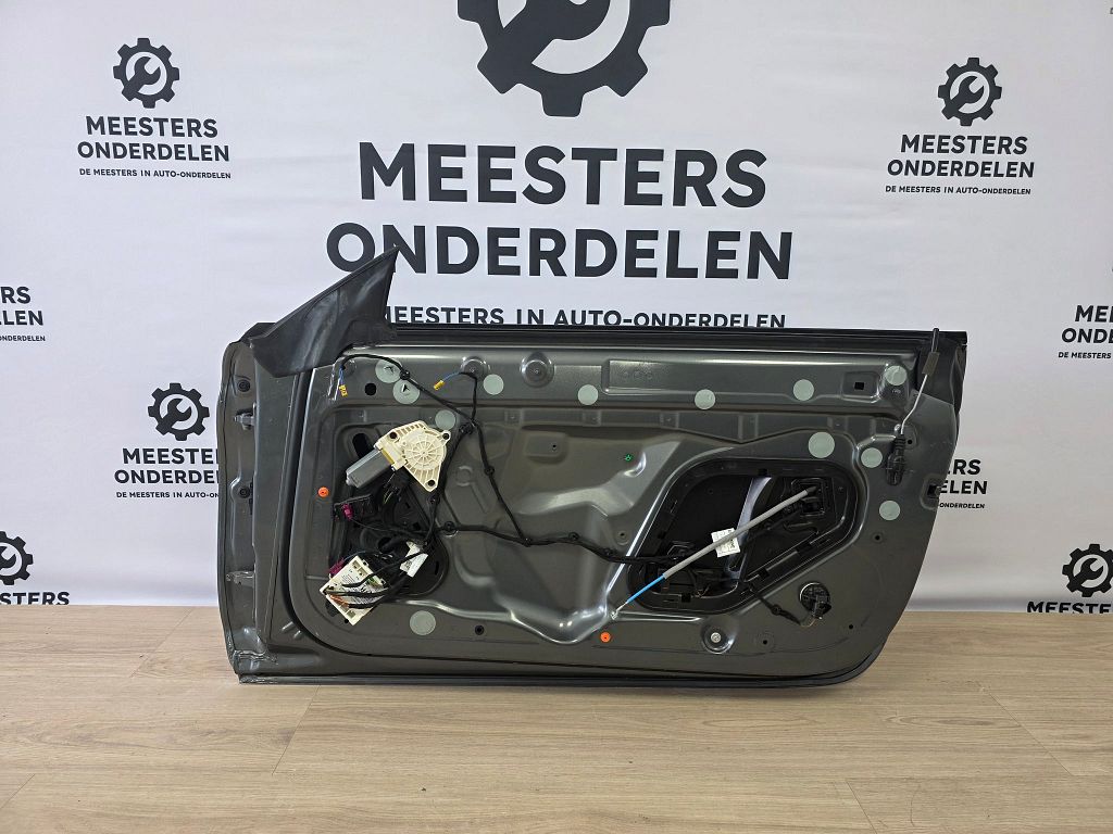 Mercedes C205/A205 Portier Rechts A2057209826