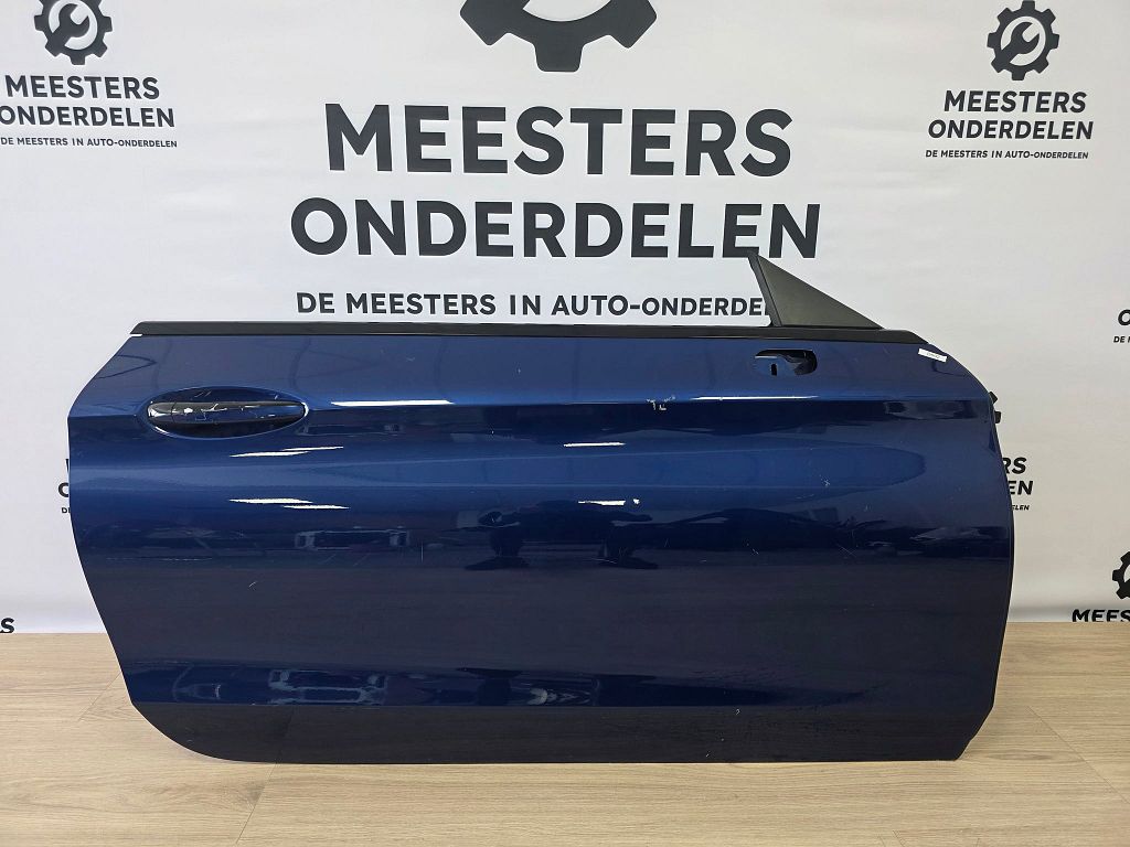 Mercedes C205/A205 Portier Rechts A2057209826