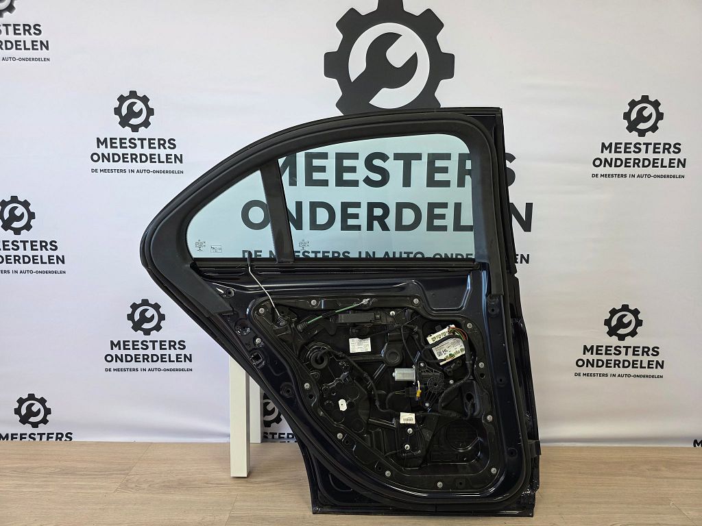 Mercedes C-Klasse W205 Portier compleet Links achter origineel GEBRUIKT A2057300105