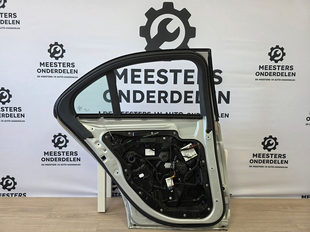 Mercedes C-Klasse W205 Portier Links achter A2057300105