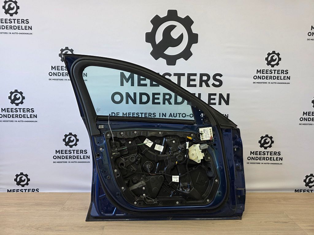 Mercedes C-Klasse W205 Portier Links voor A2057300105