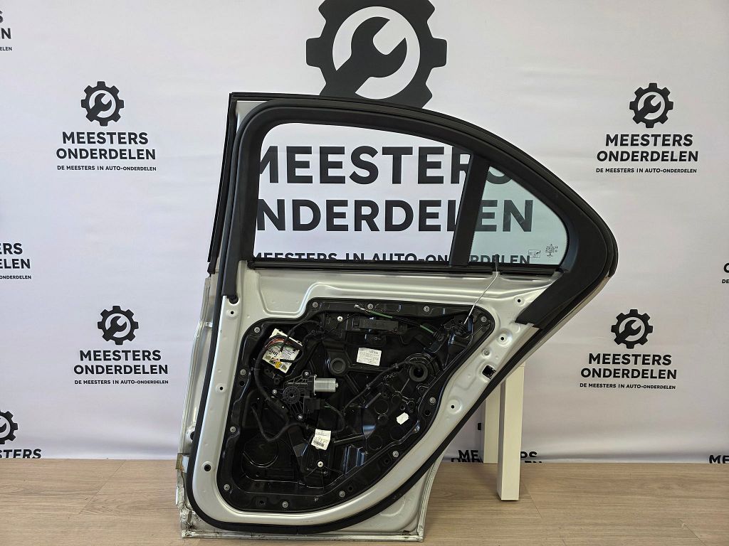 Mercedes C-Klasse W205 Portier Rechts Achter A2057300105
