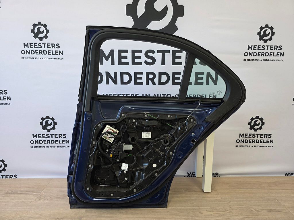 Mercedes C-Klasse W205 Portier Rechts achter A2057300105
