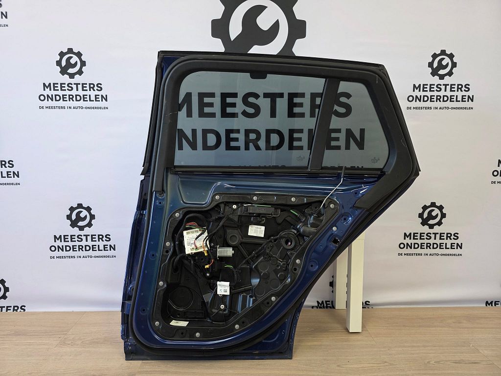 Mercedes C-Klasse W205 Portier Rechts achter A2057300105