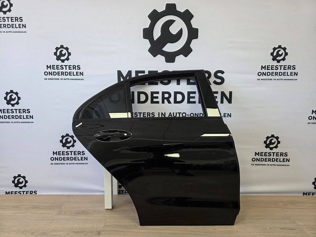 Mercedes C-Klasse W205 Portier Rechts achter A2057300105