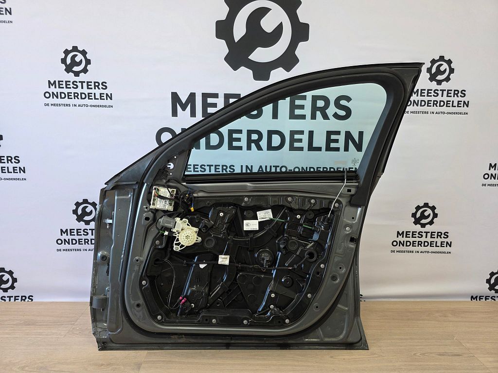 Mercedes C-Klasse W205 Portier compleet Rechts voor origineel GEBRUIKT A2057300105