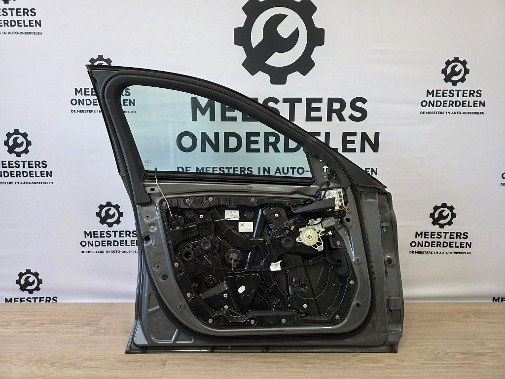 Mercedes C-Klasse W205 Portier compleet Rechts voor origineel GEBRUIKT A2057300105