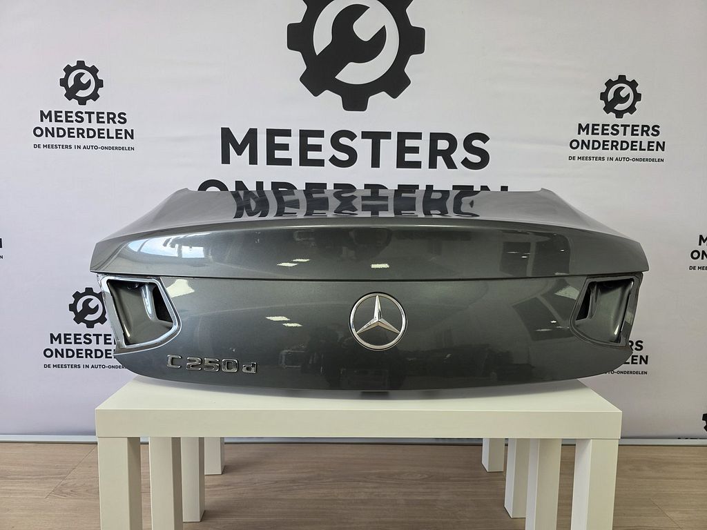 Mercedes C205 kofferdeksel orig gebruikt A2067500400 K003	