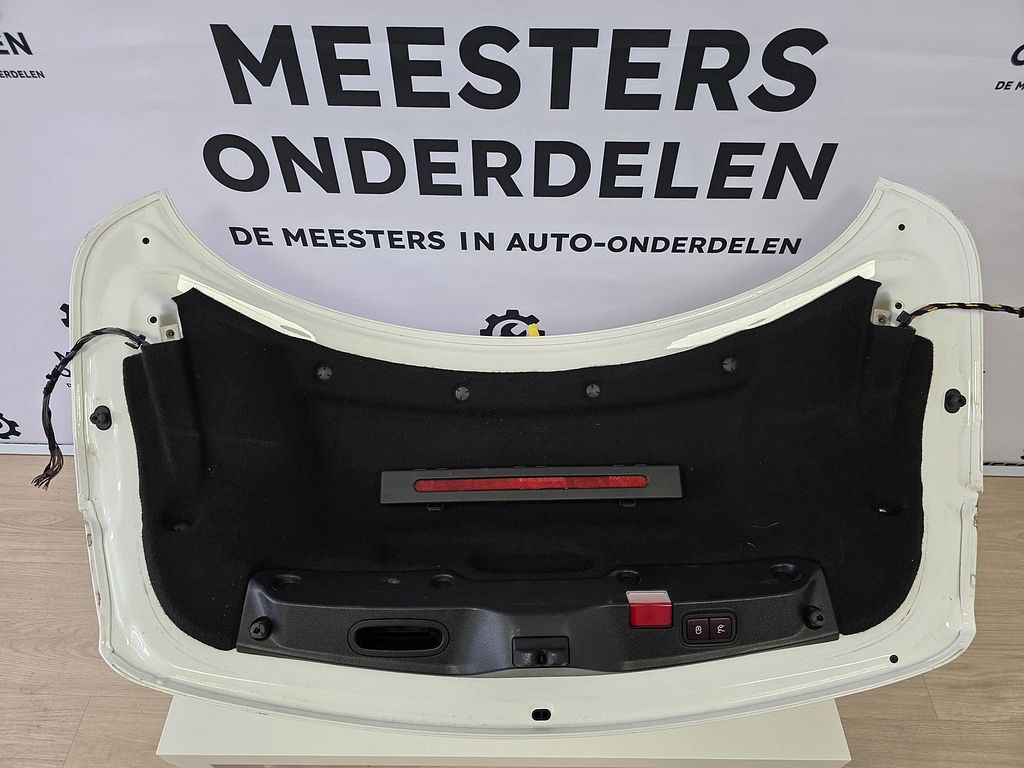 Mercedes C205 kofferdeksel orig gebruikt A2057501675 K001