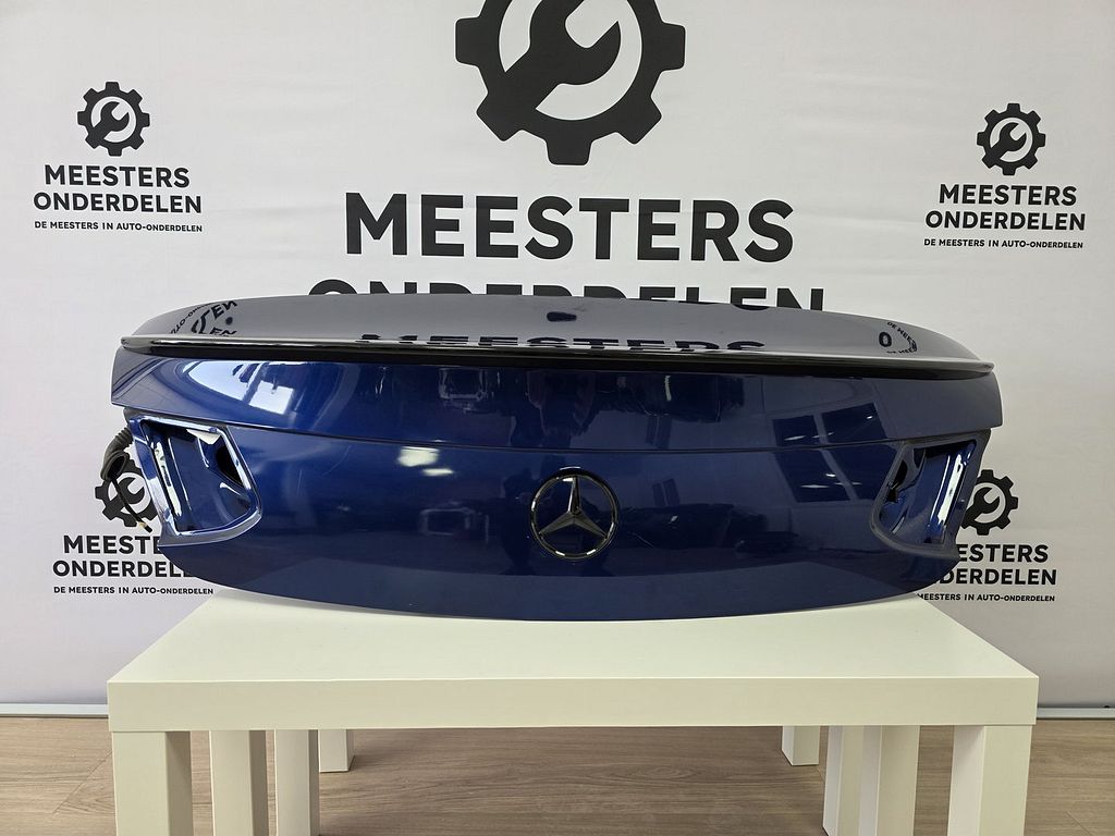 Mercedes C205 kofferdeksel orig gebruikt A2067500400 K002