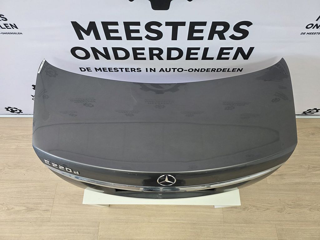 Mercedes E W213 kofferdeksel orig gebruikt A2137503400 K009