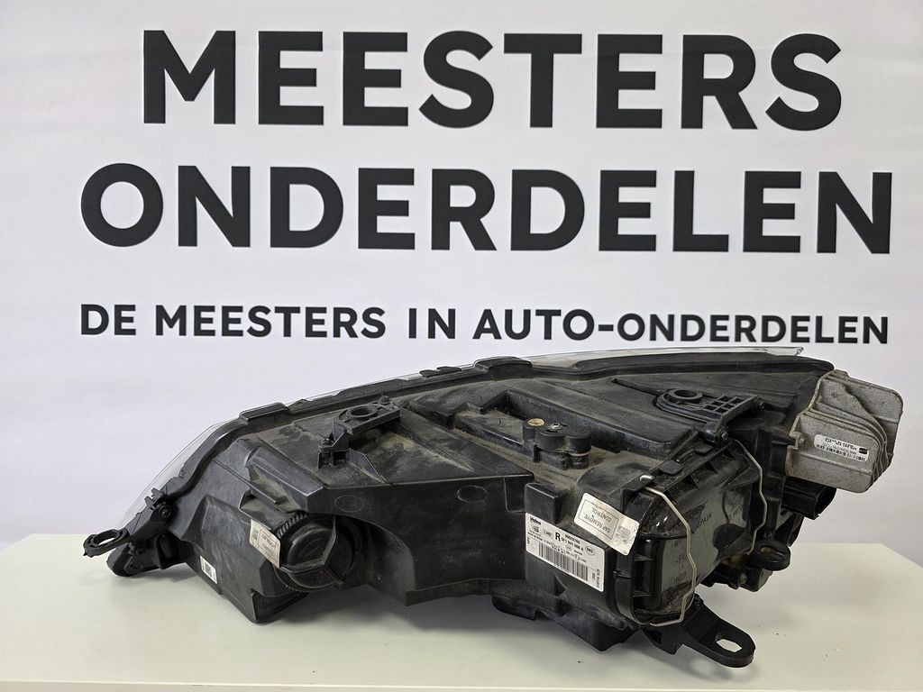 Seat Leon 5F KoplamP Full LED Rechts 5F1941008A